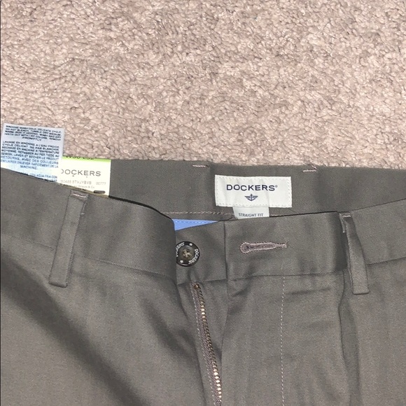 Dockers khaki pants 30x32 straight fit - Picture 5 of 5